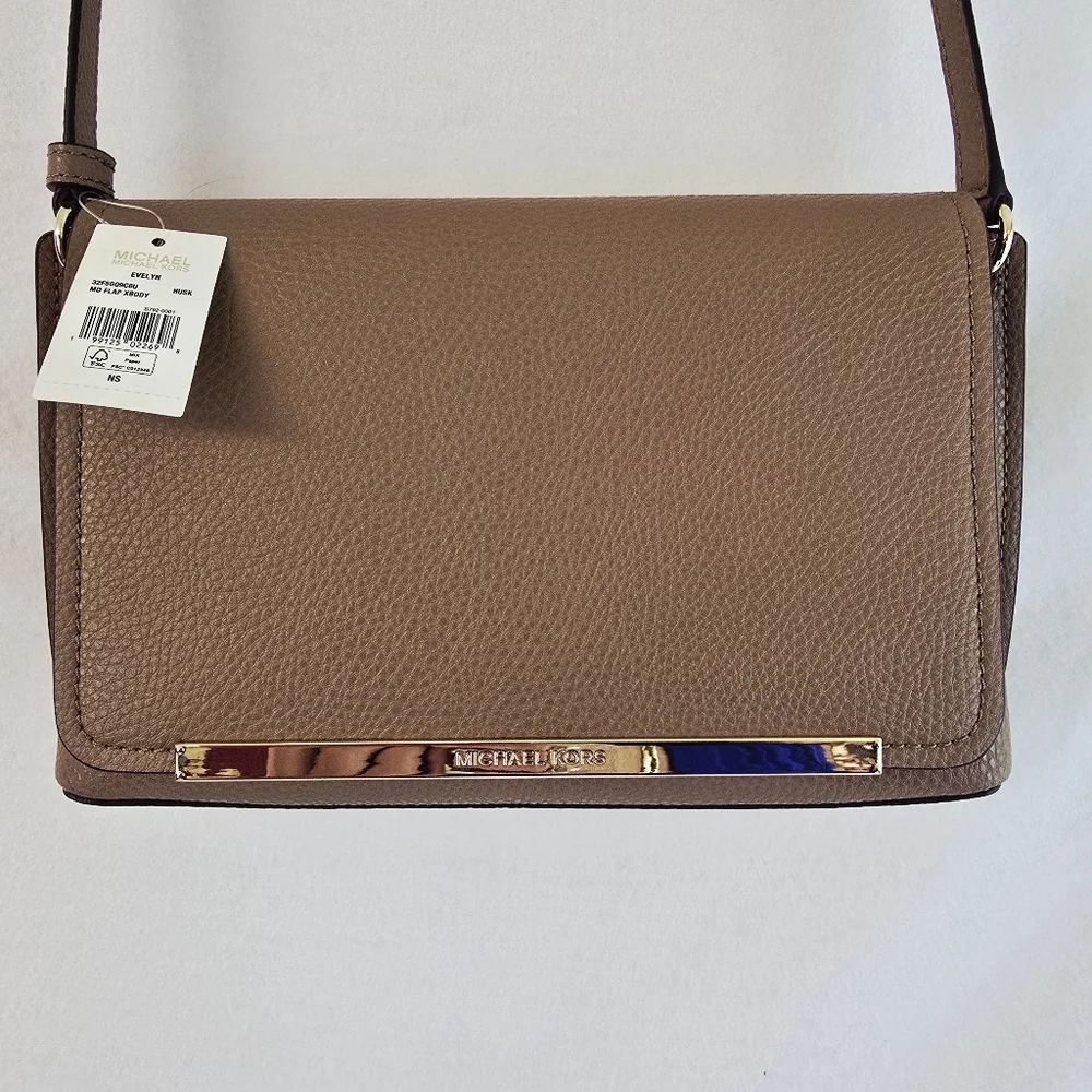 NWT Michael Kors Evelyn Medium Flap Crossbody Bag Beige Pebbled Leather Purse